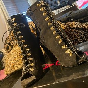 Fashion Nova Lace Up bootie